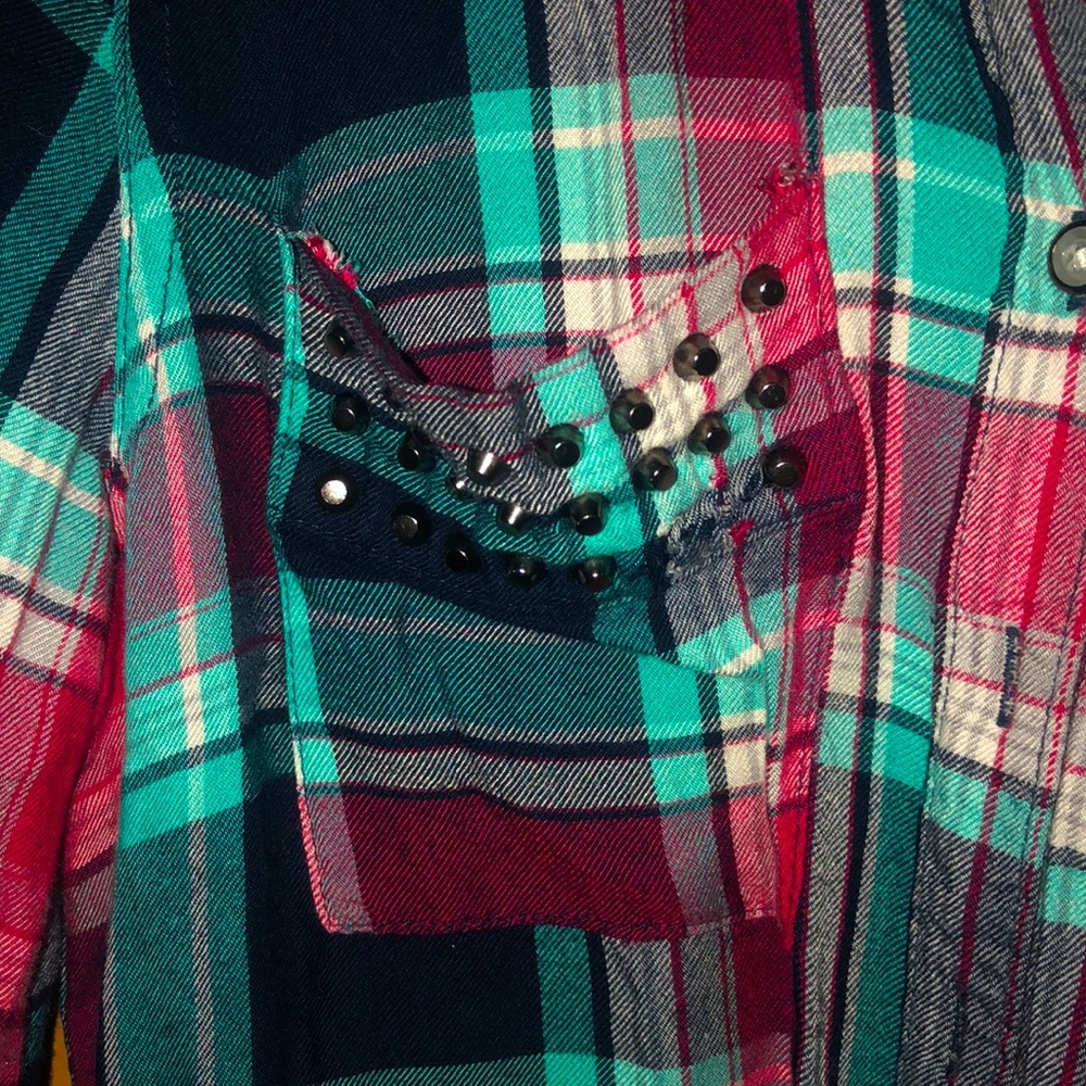Button down - Picture 3 of 3